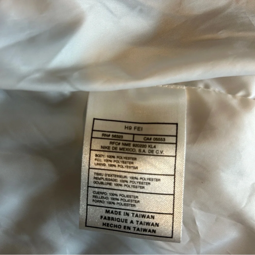 Nike‎ Women’s Black and White Quilted Puffer Jacket Size Large